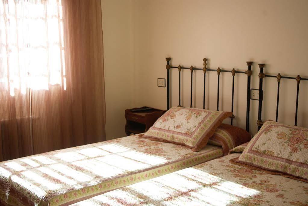 בית הארחה קמבדוס 	Casa Marineira Lourdes מראה חיצוני תמונה